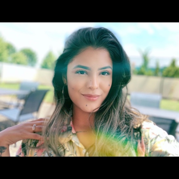 Meet your posher 🌸 - Picture 1 of 1